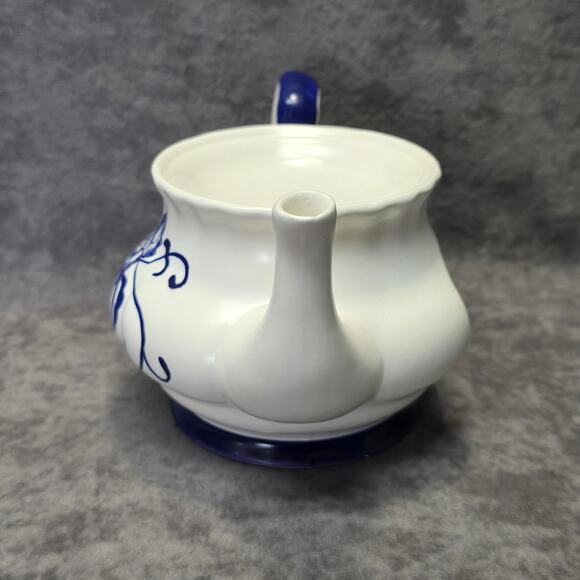 Blue & White Floral Design Teapot Votive Candle Wax Warmer Home Decor Fragrance - Picture 2 of 10